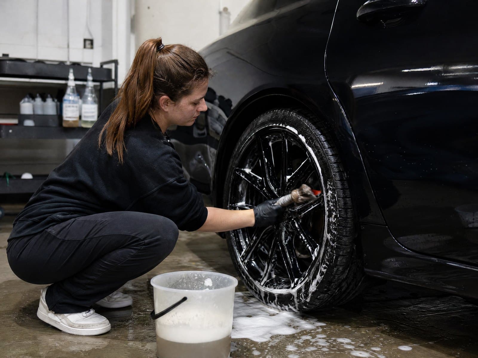 Cleaning a wheel by hand